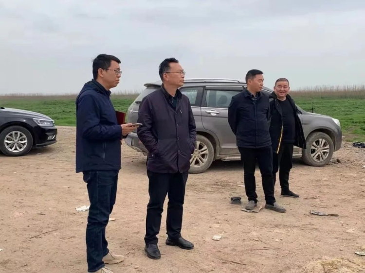 马志光开展巡湖工作