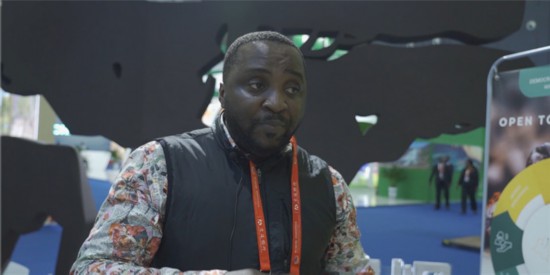 ANAPEX(国家出口促进局)负责人Thythy Nsumbu接受人民网采访。视频截图