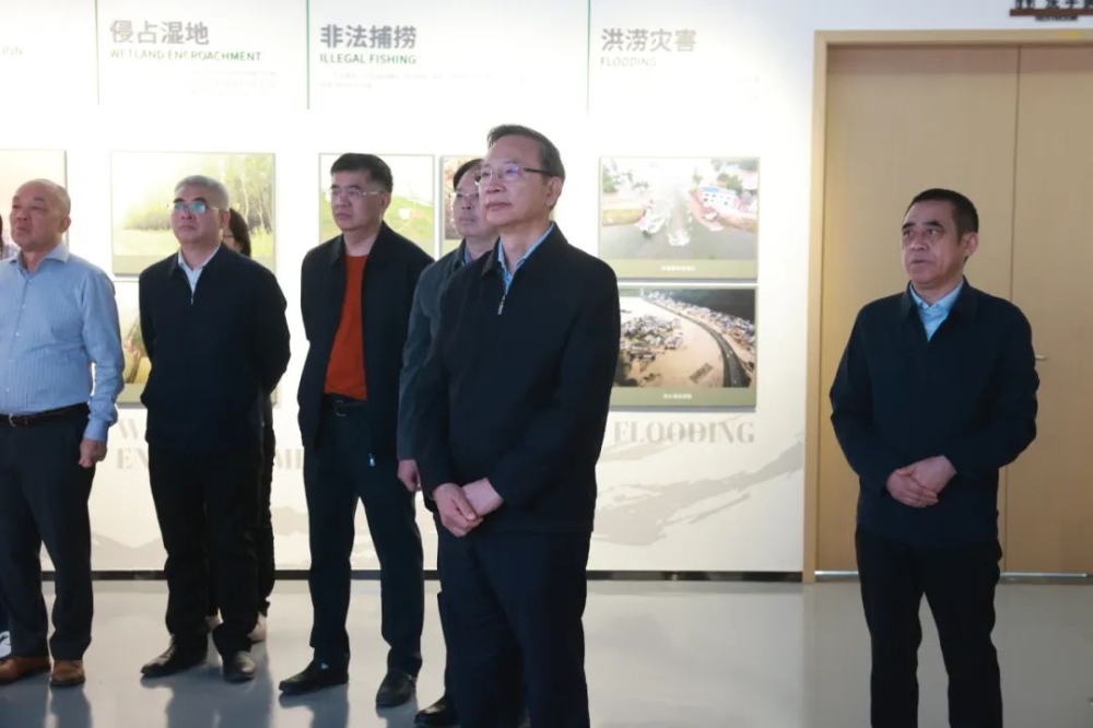 海南省人大常委会党组书记副主任李军一行赴我区考察